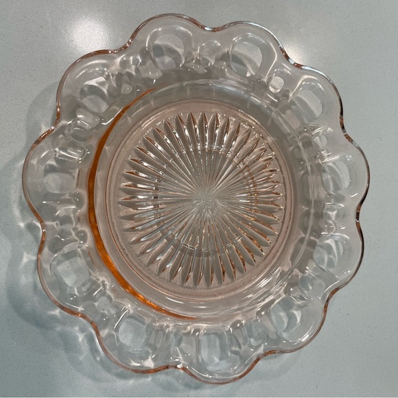 Anthropologie Vibes- Vintage pink Anchor Hocking depression glass dish-lace edge - Picture 1 of 6